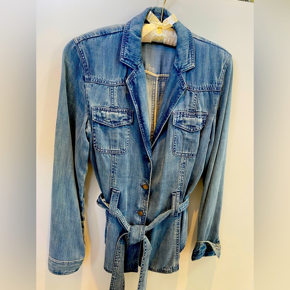 Dana Buchman Denim Belted Jacket. Size 6